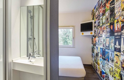9th Arrondissement Opéra Hotel | hotelF1 Paris Saint-Ouen - Marché aux Puces