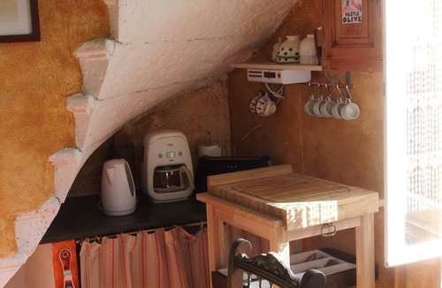 Volvic House | House 2 pers Volvic parc des Volcans, shady garden. Comfortable 70 m² .