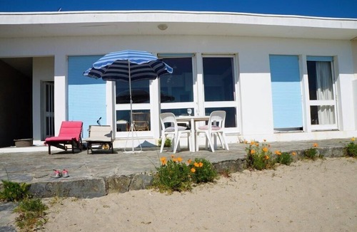 Kerroch House | House 4 rooms 6 people - privileged sea view and direct access to the beach of Lomener