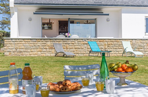 Tregunc House | house direct access to the beach, quiet location exceptional view from the terrace