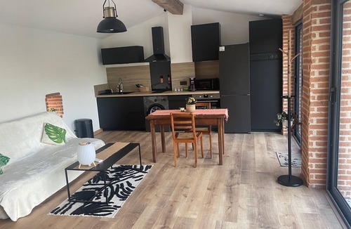 Montauban House | House/gîte for 2 people with private Jacuzzi inside, near Montauban