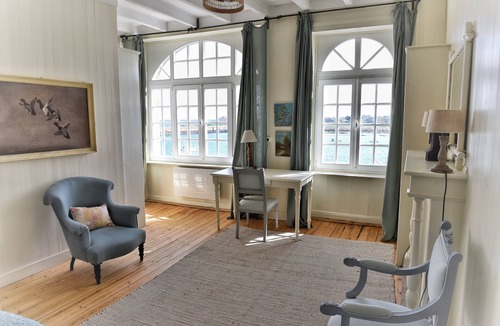 Barfleur House | House "henri Chardon" , A travel on the sea !