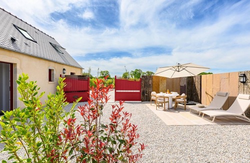 Saint-Sauveur-le-Vicomte Cottage | House in Cotentin with terrace and private spa