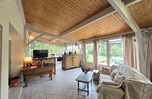 Saint-Jory-de-Chalais Cottage | House in Périgord Limousin Park with air conditioning