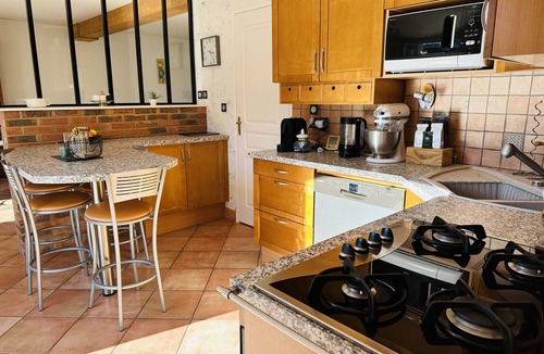 Ouest House | House in Le Mans, 6 rooms, sleeps 8