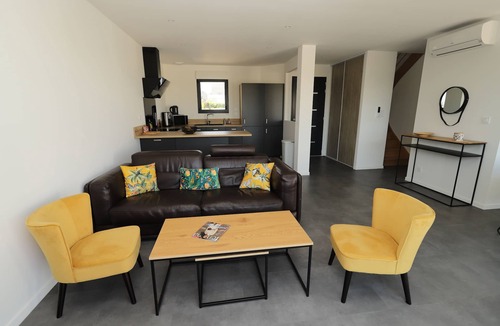 Plouharnel House | House in Plouharnel, between Carnac and Quiberon, 5 minutes from the beaches, with air conditioning.