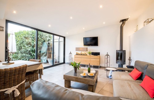 Beaune House | House-loft 200m from downtown with garden and free parking