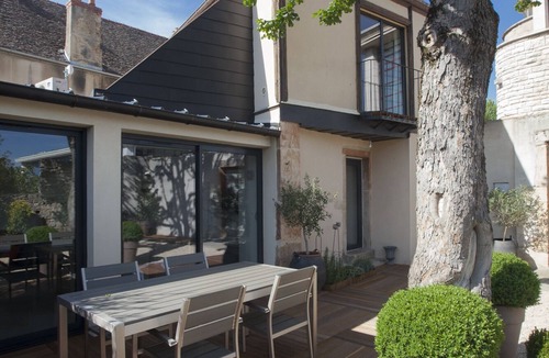 Beaune House | House-loft 200m from downtown with garden and free parking
