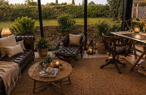 Concots House | House on the Causse in a charming Lotois village, fully air-conditioned.