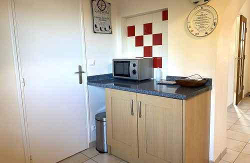 Pleumeur-Bodou House | House renovated Breton with WIFI and closed garden in LANDRELLEC