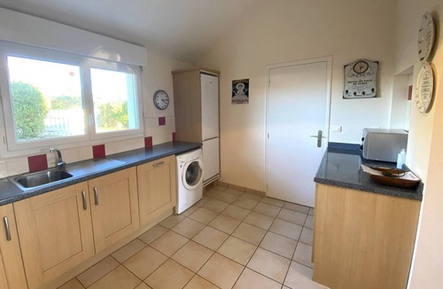 Pleumeur-Bodou House | House renovated Breton with WIFI and closed garden in LANDRELLEC