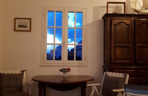 Bangor House | House with large garden near Donnant Beach