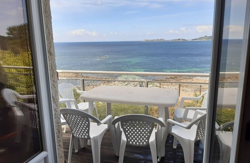Tredrez-Locquemeau House | House with sea view for 6 , with fireplace at 340 steps from the sand.