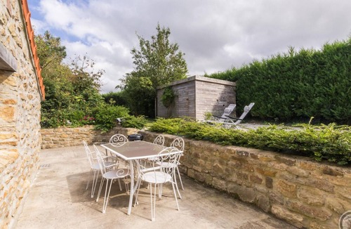 Carneville Cottage | House with sea view, fireplace, pets allowed, near Cherbourg