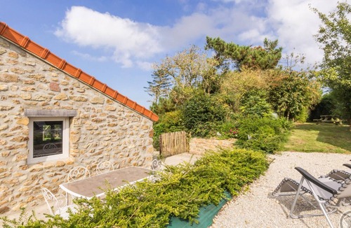 Carneville Cottage | House with sea view, fireplace, pets allowed, near Cherbourg