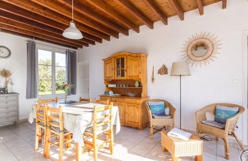 Les Pieux Cottage | House with terrace near Sciotot beach, ideal for hiking