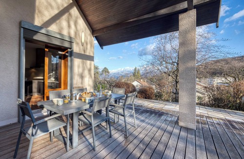 Seyssins House | #HP | La maison des Lilas 🫐| Large family house, sleeps 12, garden