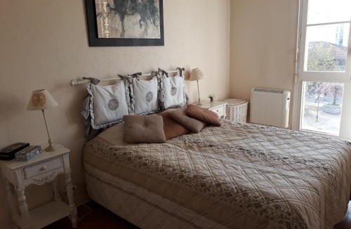 Poissy Apartment | HYPER CENTRE VILLE Poissy - PARKING privé - GARE à 700 m - PARIS 20 min