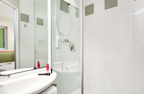 Clermont-Ferrand Hotel | ibis Budget Clermont Ferrand Centre Montferrand