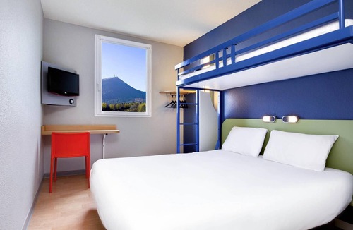 Riom Hotel | ibis budget Clermont-Ferrand Nord Riom