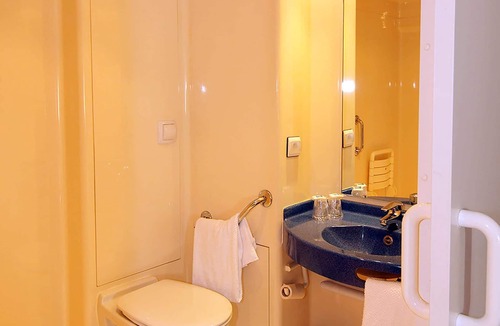 Rochefort Hotel | ibis budget Rochefort
