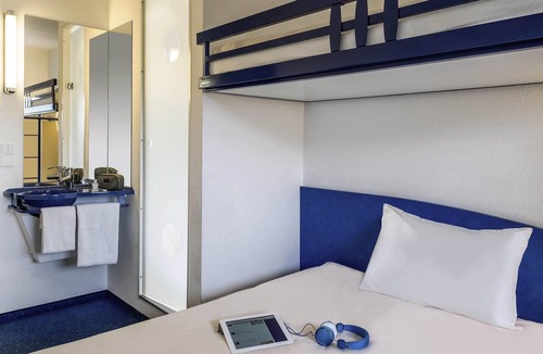 Rochefort Hotel | ibis budget Rochefort