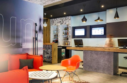 Hopital Saint-Louis Hotel | ibis Paris Canal Saint Martin