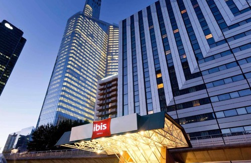 Gambetta Hotel | ibis Paris la Défense Esplanade