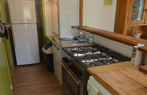 Vessey House | Ideal for families - gite for 6/12 people, collective covered/heated swimming pool, sauna