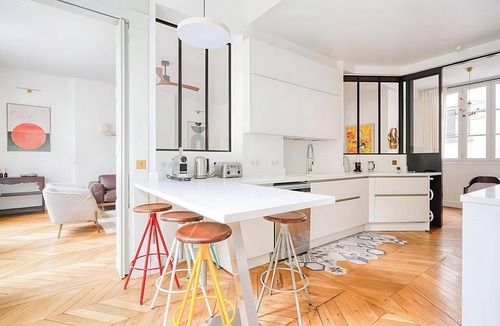 Quartier de la Monnaie Apartment | IMMERSE YOURSELF IN THE AUTHENTIC PARISIAN LIFESTYLE AT BLVD SAINT GERMAIN