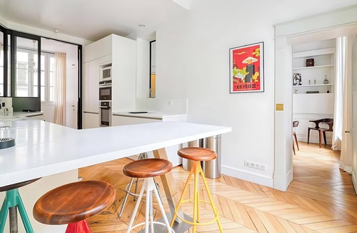 Quartier de la Monnaie Apartment | IMMERSE YOURSELF IN THE AUTHENTIC PARISIAN LIFESTYLE AT BLVD SAINT GERMAIN
