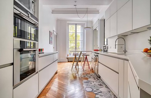 Quartier de la Monnaie Apartment | IMMERSE YOURSELF IN THE AUTHENTIC PARISIAN LIFESTYLE AT BLVD SAINT GERMAIN