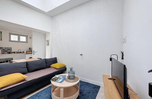 Sablon - Trudaine Apartment | Immeuble idéal groupe - Gare à proximité 19 pers