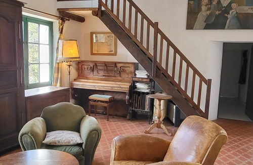 Annot Other | In a quiet, green setting, pretty Provencal country house