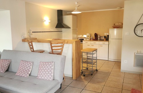 La Groutte House | In central France, 3 minutes from the Berry canal. Pets welcome!