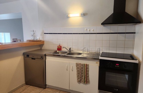 La Groutte House | In central France, 3 minutes from the Berry canal. Pets welcome!