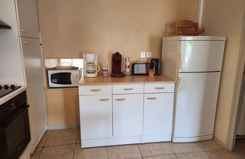 La Groutte House | In central France, 3 minutes from the Berry canal. Pets welcome!