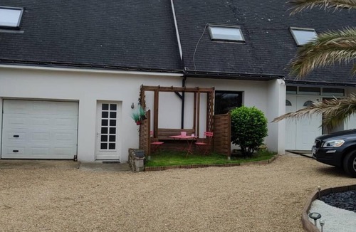 Hennebont Apartment | Independent suite in private house. Calm neighborhood.