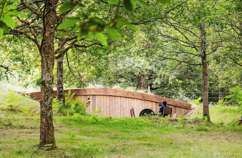 Plumeliau Cabin | Insolite - Cabane Lena de Type Hobbit Saint Nicolas DES Eaux Face à la Rivière