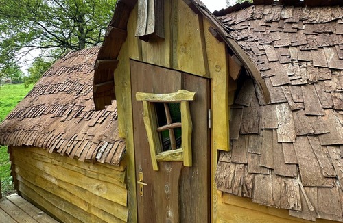 Saint-Nicolas des Eaux Cabin | Insolite - Cabane Enchantée Face à la Rivière