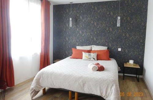 Nogent-le-Rotrou Apartment | Intello - Studio confort, espace café, au coeur de Nogent