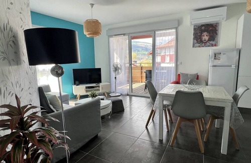 Itxassou Apartment | Itxassou: Cozy T2 Apartment with Balcony