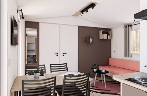 Saint-Maximin House | JACINTHE Mobile Home + 2 bedrooms, sleeps 2–4 people—2 people included in the rate