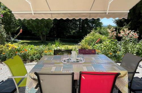 Sus House | Jardin fleuri