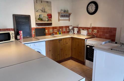 Le Mesnil-Gilbert House | Jasmin Cottage with seasonal Swimming Pool