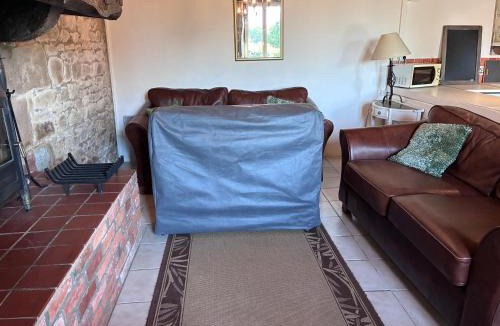 Le Mesnil-Gilbert House | Jasmin Cottage with seasonal Swimming Pool