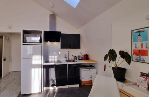 Saint-Maurice Pellevoisin Apartment | Jasmine-Proche gare Grd Palais Zenith&Centre