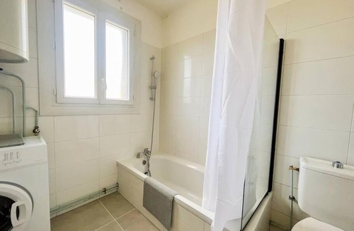 Le Peage-de-Roussillon Apartment | Joli T2 calme / centre-ville