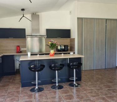 Hastingues House | Jolie maison avec jardin et pergola