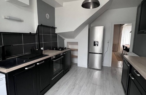 Vierzon House | Jolie Maison Avec Petit Jardin à Louer Proche de la Gare de Vierzon